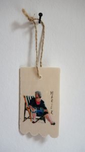 ©2018 Mariska de Kok, "Zien & gezien worden" – Mixed Media 5 x 8 x 0.3 cm